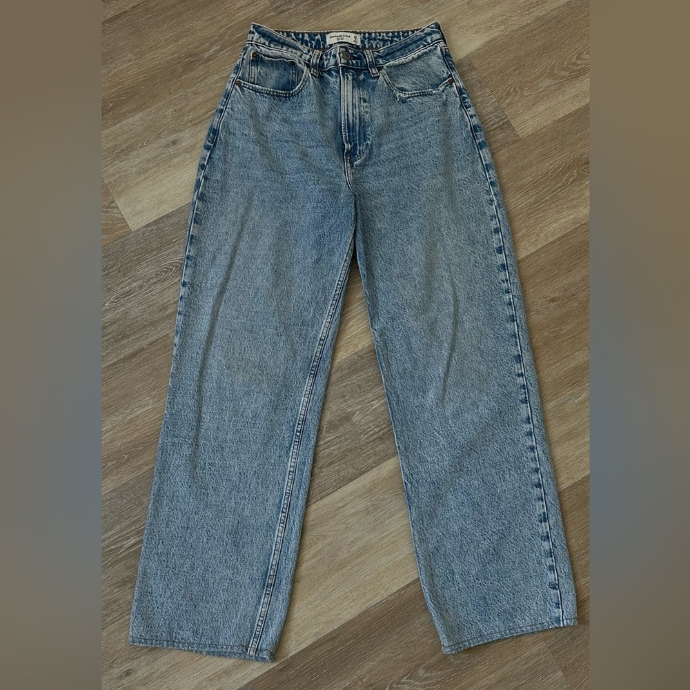 Abercrombie & Fitch The Loose High Rise Women Jeans